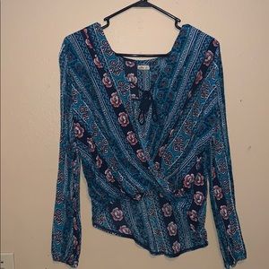 Long sleeve crop shirt